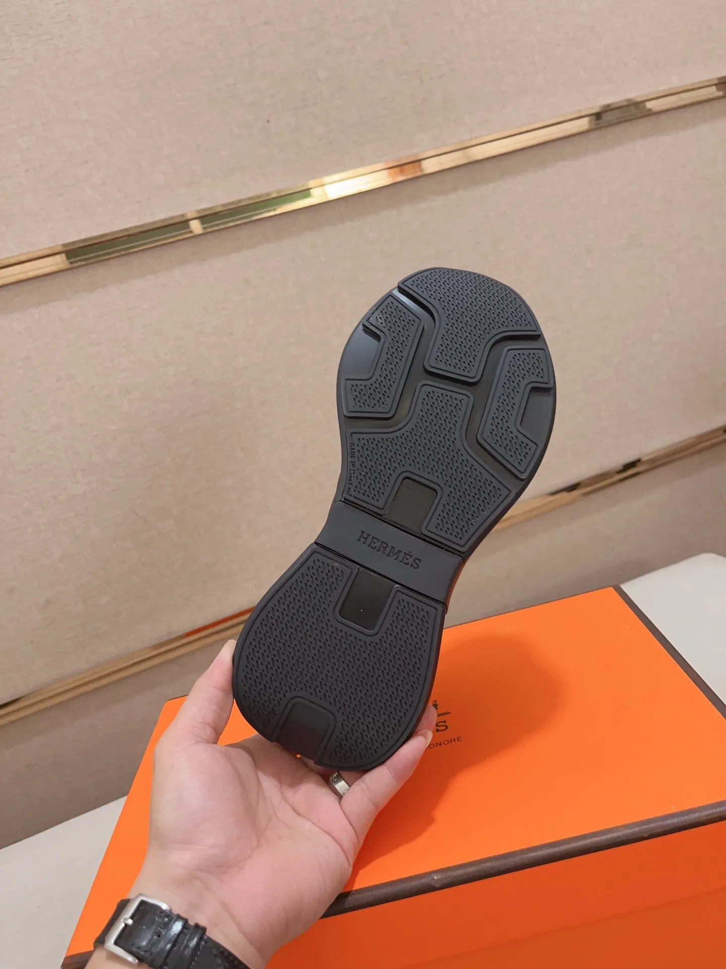Men's clothing and shoes💰: 660💰《HERMES》【Classic Original Version】Hermès; Top 🔝 Purchasing Agency 🔍🔍Men’s latest 🇺🇸 counters are on sale simultaneously, original imported from Italy ▲▲Silk cowhide with breathable fabric ▲▲ (high-end and expensive Qi·Grade) Exquisite workmanship (Italian 🇮🇹Imported water-dyed 🐂cowhide lining) Sole: Original sole provided by the original factory, ⚠️Exclusive double-layer activity·TPR·Rubber·Combined molded outsole; Super·comfortable·wear-resistant·non-slip·environmental protection The real thing is more beautiful if you take the real thing (high quality, follow the order), you can enter and exit the counter at will * Number of yards: 38·39·40·41·42·43·44# (can be customized 45.)